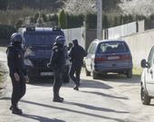 Imagen de la operaci�n policial contra la familia que explotaba a indigentes en Culleredo. 