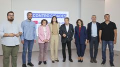 Presentaci�n de los candidatos del BNG en las ciudades gallegas. De izquierda a derecha, Xavier P�rez (Vigo) , Rub�n Arroxo (Lugo), Goretti Sanmart�n (Santiago), la portavoz nacional del BNG, Ana Pont�n, Miguel Anxo Fern�ndez Lores (Pontevedra), Avia Veira (A Coru�a), Luis Seara (Ourense) y Mon Fern�ndez (Ferrol)