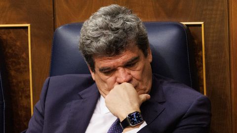 Escriv� saca adelante en el Congreso la reforma de las pensiones