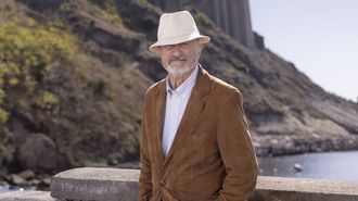 Arturo P�rez Reverte en N�poles durante la presentaci�n de la novela �La hip�tesis m�s peligrosa�