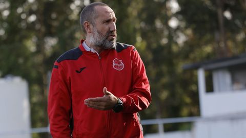 Manuel Vicente López es el entrenador del Folgueiro.