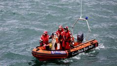 Contin�a la b�squeda del pescador desaparecido en O Porti�o