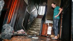 Christian Gonz�lez estuvo presente en el incendio que le cost� la vida a dos personas, una de ellas su padre, en una casa de Carnota.