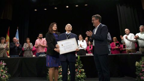 Pleno-acto de entrega de la medalla de hijo predilecto a Domingo Barreiros Lago por su contribucin a la cultura