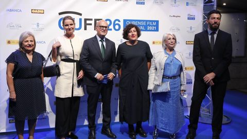 Los galardonados en el Ourense Film Festival 2021 durante la inauguracin.