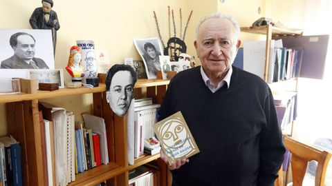 O�escritor, posando para unha entrevista de La Voz�no 2019