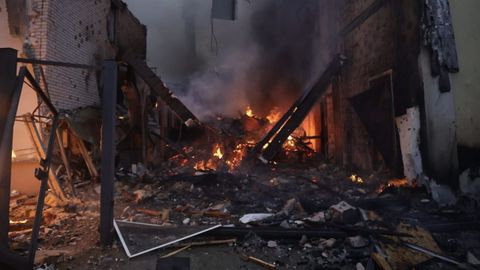 Imagen de la ofensiva rusa&nbsp;contra Kiev, la noche del s&aacute;bado al domingo.