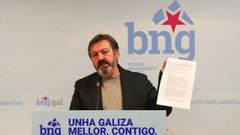 El viceportavoz parlamentario del BNG Luis Bar� en rueda de prensa este lunes.