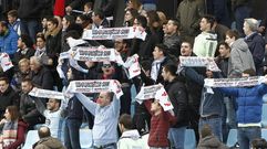 Miembros de Irmandi�os, en Barreiro la semana pasada