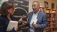 Carla Reyes y Jacinto Ruiz, momentos antes de la presentaci�n de la novela �Tres d�as y medio� en la librer�a Cronopios 