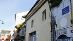 Placa dedicada al Marqu�s de Valterra que el Concello de Pontevedra sustituir� por �Avenida da Praia de Estribela�