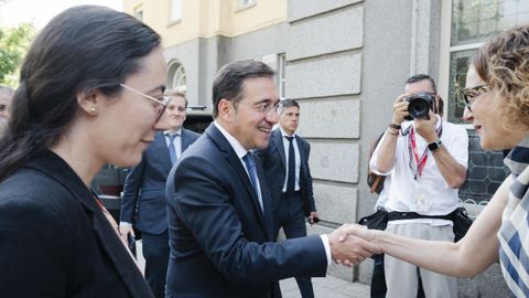 El ministro de Asuntos Exteriores, Uni&oacute;n Europea y Cooperaci&oacute;n, Jos&eacute; Manuel Albares, a su llegada al curso &laquo;Derechos humanos y Constituci&oacute;n de 1978. La constituci&oacute;n m&aacute;s longeva de nuestra historia ante los desaf&iacute;os internacionales contempor&aacute;neos&raquo;.