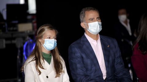 La princesa Leonor y Felipe de Borbn, durante la visita a La Vega