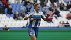 Ainhoa Mar�n celebra uno de sus goles ante el Granada.