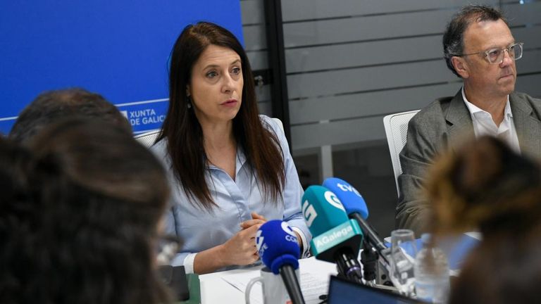 La conselleira de Medio Rural,�Mar�a Jos� G�mez Rodr�guez, y el director xeral de Defensa do Monte,�Manuel Francisco Gutierrez.