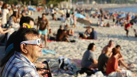 Las gafas homologadas no pod�an faltar para quienes se fueron a las playas