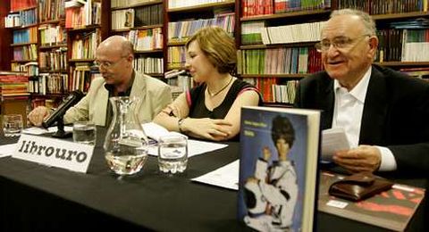 Carlos Lema (esquerda) e Alonso Montero, con Lpez Silva.