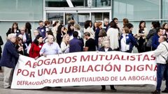Imagen de archivo de mutualistas gallegos en una concentracin en Vigo
