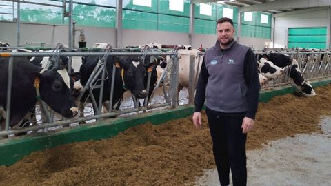 �lvaro Costoya, en su granja.