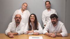 Eloy (primero por la izquierda, sentado), junto al resto de integrantes del equipo