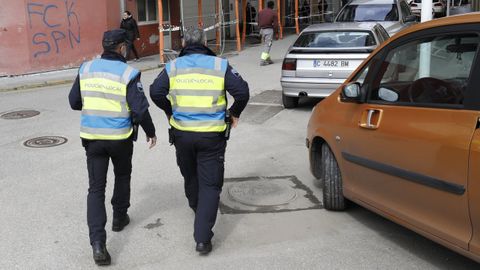 Agentes de la Policía Local de Viveiro detuvieron por resistencia y desobediencia a la autoridad a un hombre que había sido detenido en Burela horas antes por el robo en una tienda de telefonía e informática