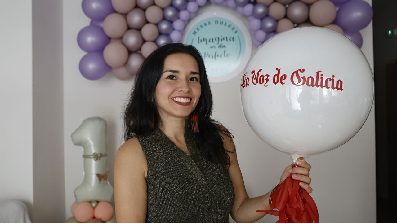 Esta profesora crea decoraciones con globos en Ourense para cada celebración
