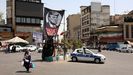 Un retrato de Trump en medio de una diana en el centro de Teher�n