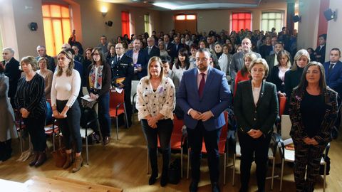 La alcaldesa de Langreo, Carmen Arbes; el presidente del Principado, Adrin Barbn; la delegada del Gobierno, Delia Losa; y la directora general de Igualdad, Nuria Varela, en la primera del acto institucional del da mundial la violencia contra la violencia hacia la mujer