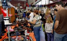 Muebles, hogar, juegos, libros, ropa, calzado... casi de todo se podr� encontrar en la feria. 