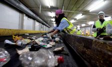 Imagen del proceso de separaci�n de basura en Nosti�n.