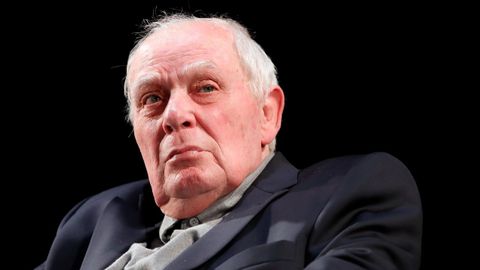 La mirada calma y la literatura. La literatura del gran escritor portugu&eacute;s Ant&oacute;nio Lobo Antunes (Lisboa, 1942-2026) nac&iacute;a de su mirada calma, de su capacidad de observaci&oacute;n de la vida humana que bull&iacute;a a su alrededor. As&iacute;, dec&iacute;a su hija, pod&iacute;a pasarse horas sentado en un banco viendo a la gente pasar