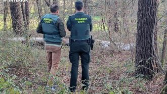 La Guardia Civil, en una foto de febrero cuando falleci� otro hombre en Salceda por causas similares