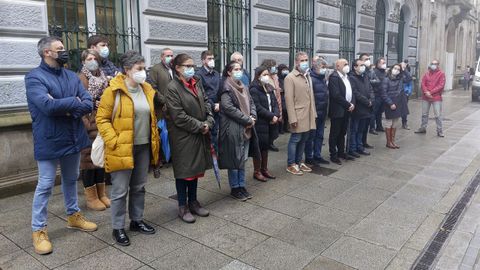 Minuto de silencio ante el Concello de Pontevedra