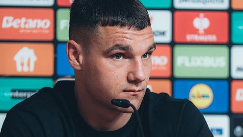 El jugador del Celta Ferran Jutgl&agrave;, en la rueda de prensa previa al partido ante el Friburgo.