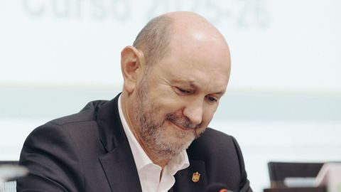 Rafael Louzn abre el Mster de Gestin Empresarial del Deporte en el Campus de Ourense.Louzn, en el momento de su intervencin