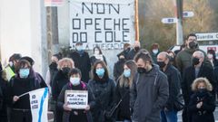 Concentracin de rechazo del cierre del colegio de Baamonde, en Begonte