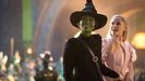 Fotograma de Wicked dirigida por Jon M. Chu con Cynthia Erivo y Ariana Grande como las protagonistas

