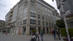 Propiedades de la Sareb en Lugo: En este edificio de la Ra da Raa, 18, se vende un piso por 723.000 euros
