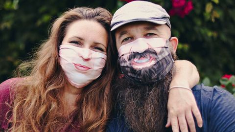 Annick De Geyter y Filip Bunkens son los autores de la campa�a #beyourself (s� t� mismo), que anima a llevar modelos a medida