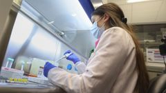 Imagen de archivo de una investigadora�del CHUS