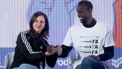 La secretaria general de Podemos, Ione Belarra, y el secretario de antirracismo del partido, Serigne Mbay�.