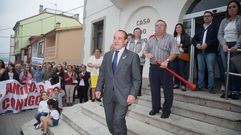 El alcalde de Camari�as, emocionado en la manifestaci�n en su apoyo