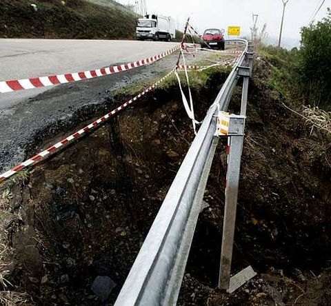 Para la reparaci�n de la v�a ser� necesario hacer un muro.