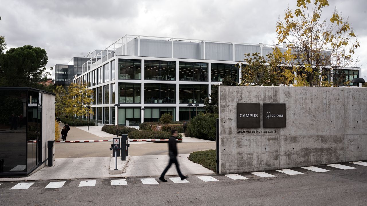 Acciona cae casi un 8 % tras ralentizar sus desinversiones y registrar la UCO sus sedes