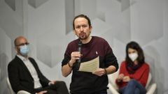 Pablo Iglesias con la coportavoz de la formaci�n Isa Serra y el secretario de Estado de Derechos Sociales, Nacho �lvarez 