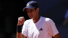 Rafa J�dar celebra un punto contra Vit Kopriva.