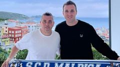 Pablo Mall�n -en la foto, con el presidente del club- es el nuevo entrenador del equipo s�nior