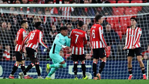 Alisson Santos festeja uno de los tantos del partido entre el Athletic y el Sporting de Lisboa.