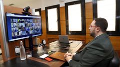 El presidente del Principado, Adri�n Barb�n, durante la reuni�n telem�tica de la Conferencia de Presidentes