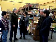 La alcaldesa visit� ayer el Banco de Alimentos R�as Baixas.